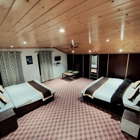 Sheesha Residency Hotel Srīnagar Kültér fotó