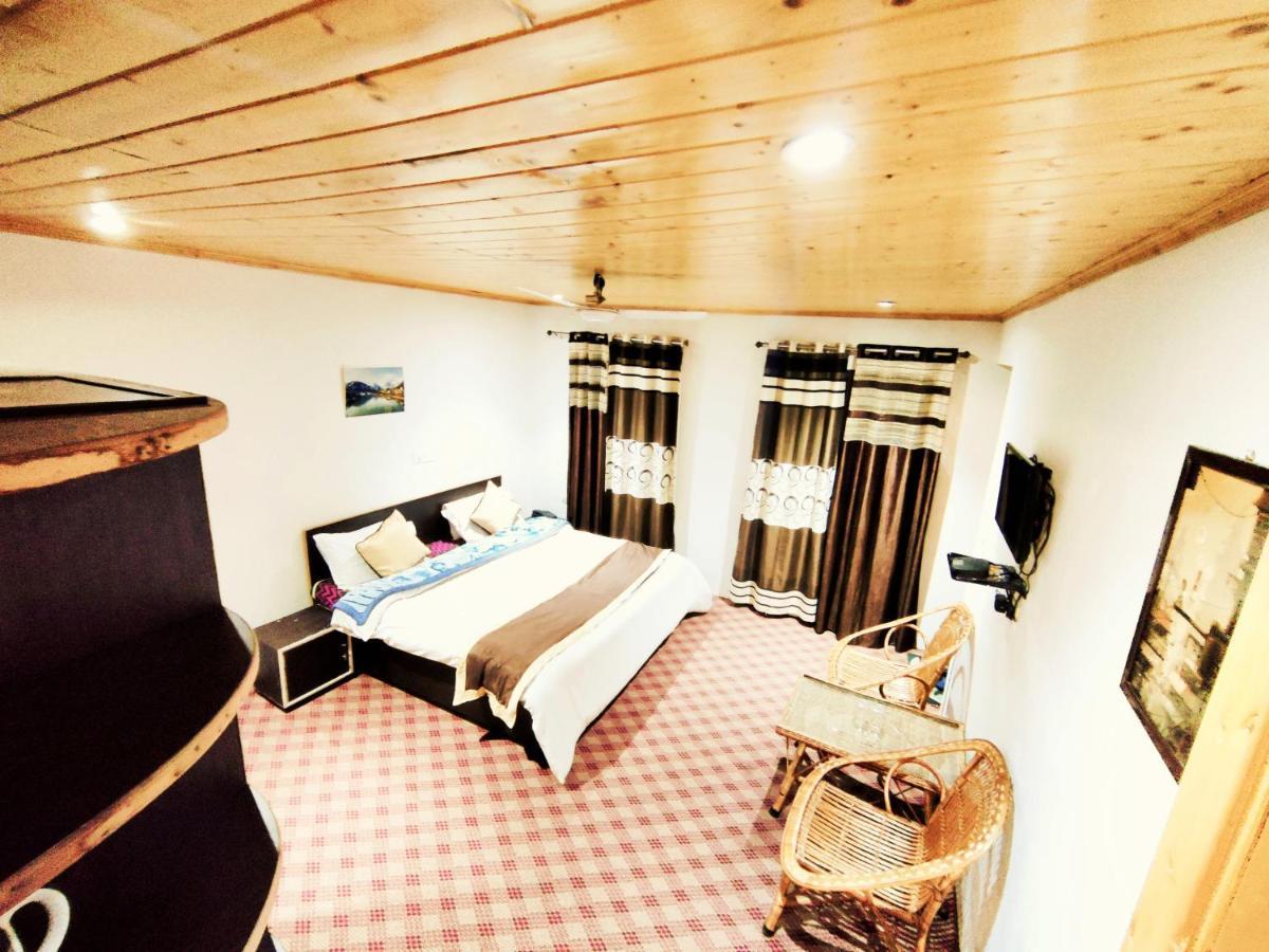 Sheesha Residency Hotel Srīnagar Kültér fotó