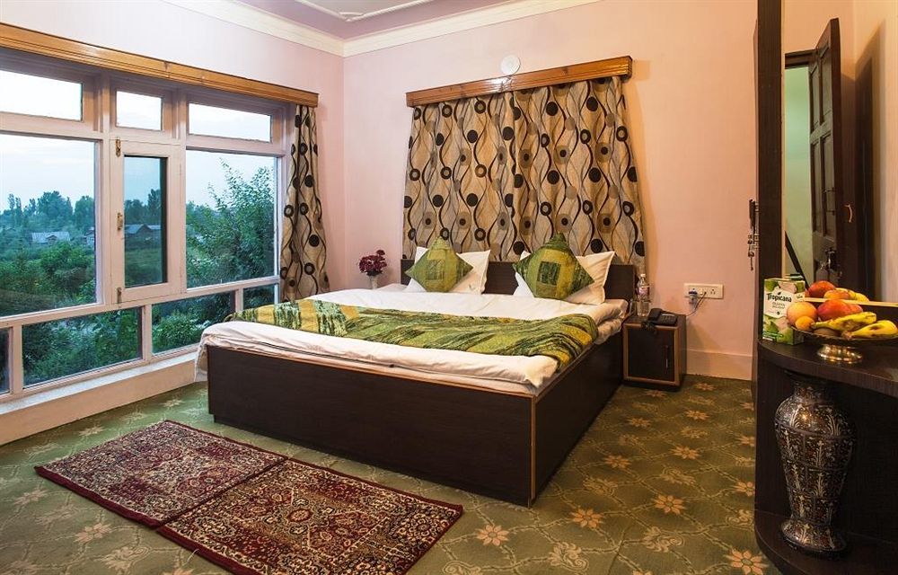 Sheesha Residency Hotel Srīnagar Kültér fotó