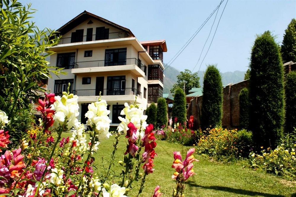 Sheesha Residency Hotel Srīnagar Kültér fotó